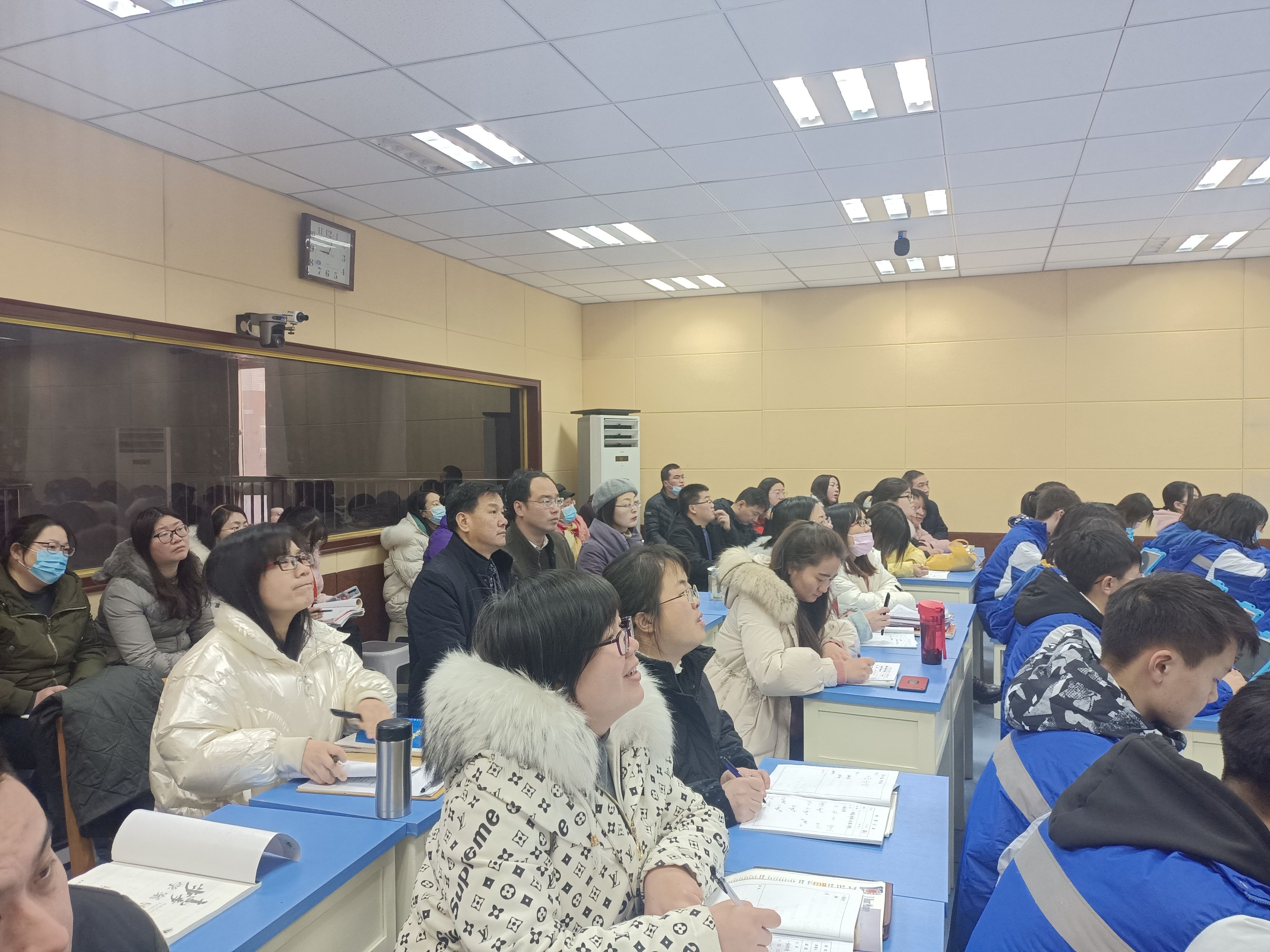 听课的老师们.jpg