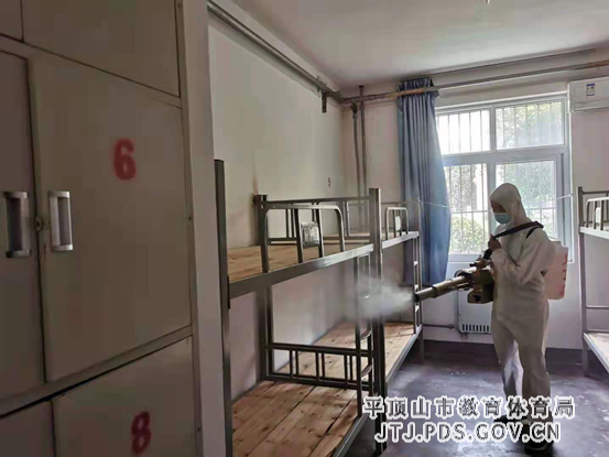 疫情防控，市二中校园消杀在行动 2-432.png