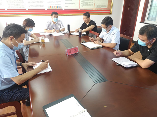 张建岭校长强调返校开学常态化疫情防控工作.jpg