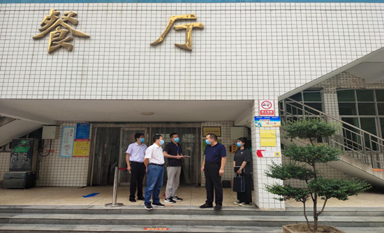 市教体局卫生保健站站长王磊一行莅临市三高督导检查开学准备工作 2-255.png