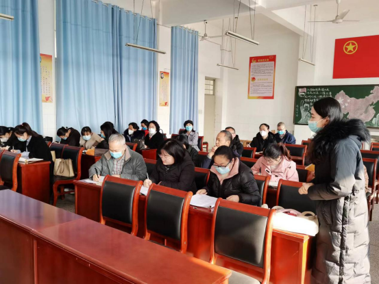 2月27日语文组观摩一中语文集体备课活动新闻稿(3)409.png