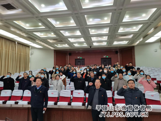 坚定不移全面从严治党 持之以恒带头苦干兴校966.png