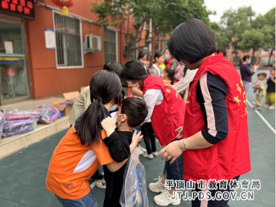 8. 平东幼儿园开展关爱特殊儿童社会实践活动316.png